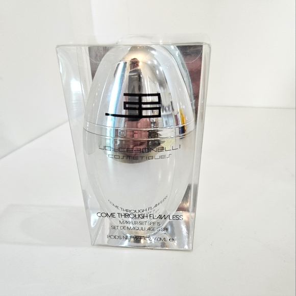 Makeup Setting Spray w/ SPF 15 - Picture 1 of 3